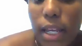 Natural Tits Ebony Gets Kinky On Periscope