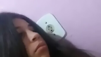 Brasilianisches Teen-Cam-Girl Sendet Auf Periscope Mit Hochwertigen 60fps