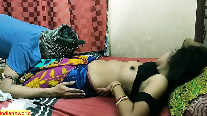 Creampie Yang Tidak Dijangka Oleh Suri Rumah Desi Membawa Kepada Senario Cfnm Yang Keterlaluan.