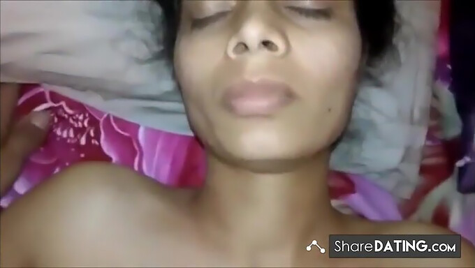 Video Pov Di Alka Bhabhi Che Si Fa Penetrare Vigorosamente Dal Coniuge