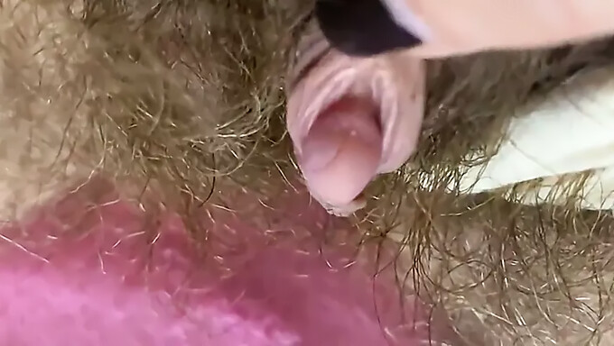 Il Grande Clitoride Porta A Un Intenso Orgasmo Squirting