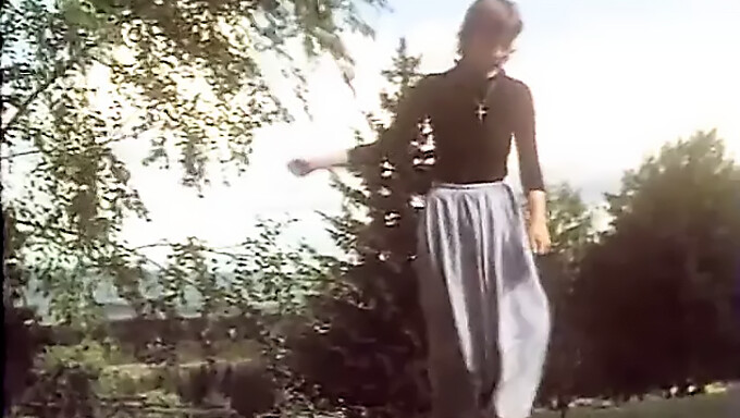 Vintage Švedska Erotika S Tommyjem Pistolom In Fisting Sceno