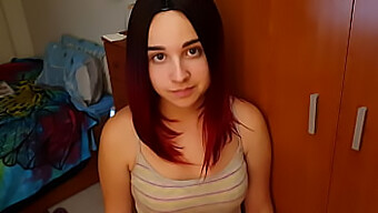 Latina Amateurin In Einem Selbstgemachten Video